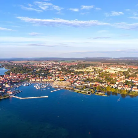 Backbord In Der Warener Altstadt * Waren (Mueritz)