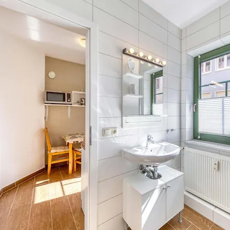 Daire Backbord In Der Warener Altstadt *